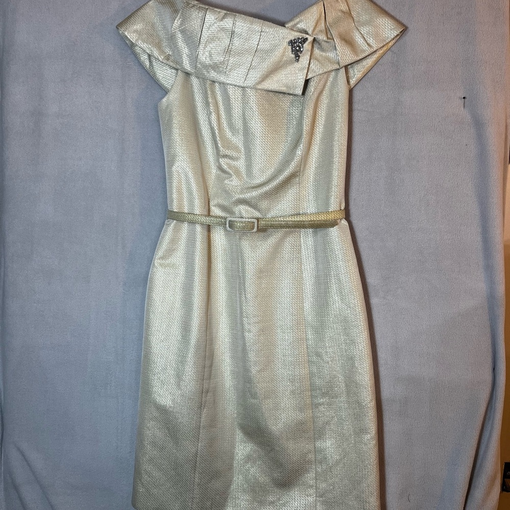 Bagley Mischka Sz 8 Sheath Dress…very Jackie O! Gold subtle glitter material.